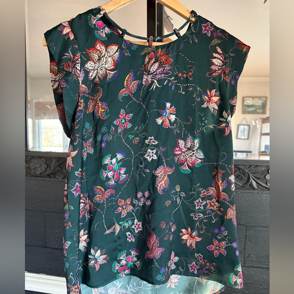 Alice Blue by Stitch Fix Floral Green Top medium